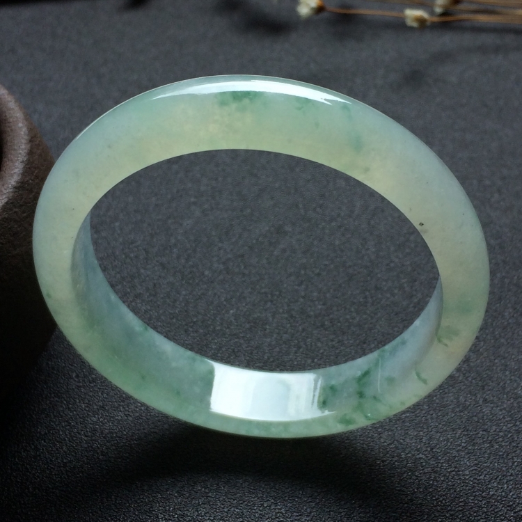 （超值推荐）冰种飘花手镯（55mm）