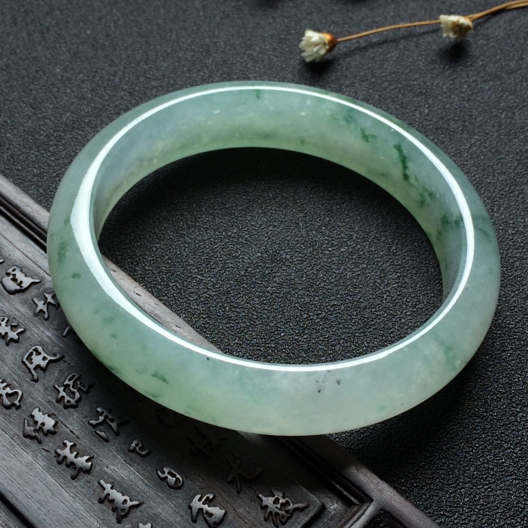 （超值推荐）冰种飘花手镯（55mm）