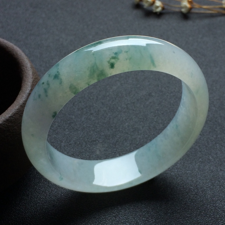 （超值推荐）糯冰种飘花手镯（58mm）