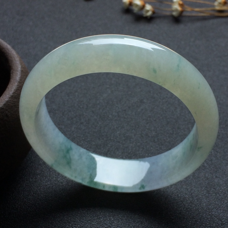 （超值推荐）糯冰种飘花手镯（58mm）