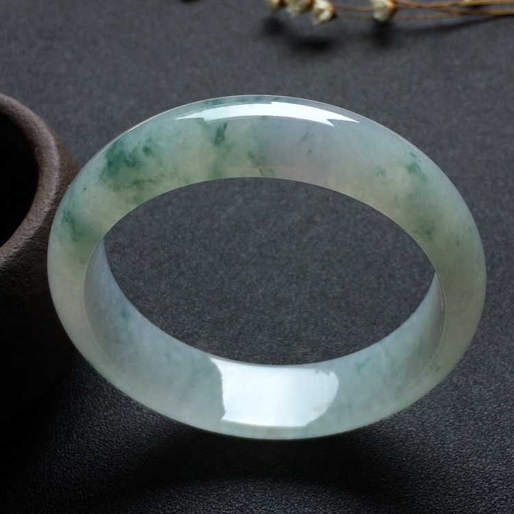 （超值推荐）糯冰种飘花手镯（58mm）