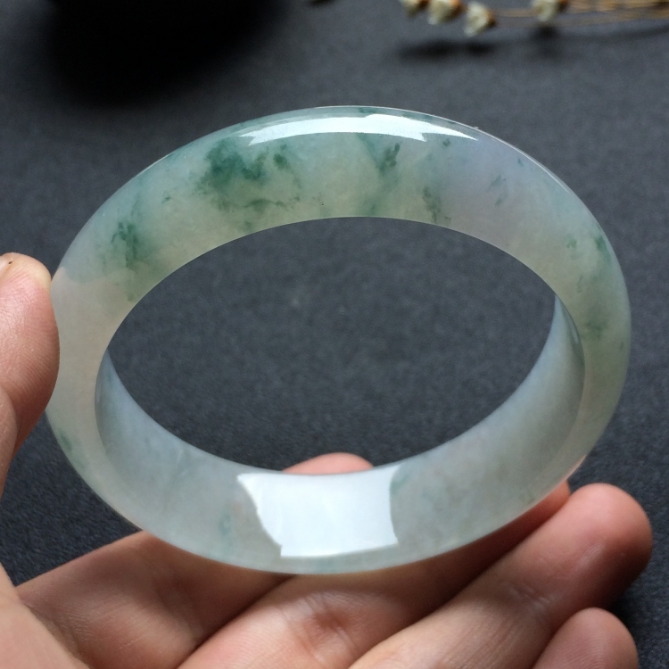 （超值推荐）糯冰种飘花手镯（58mm）