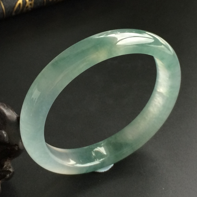 (超值推荐)冰种飘花贵妃镯(54.7mm-47.4mm)