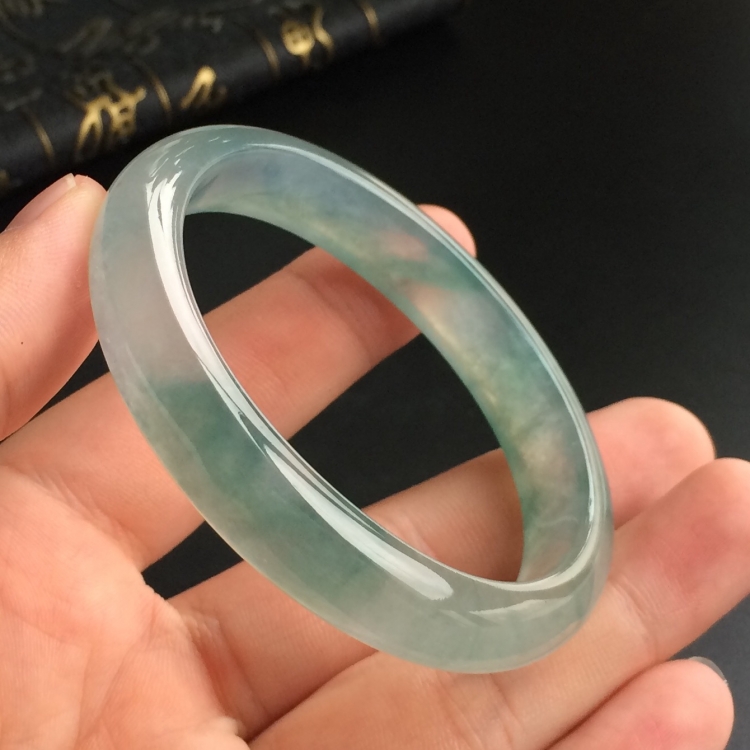(超值推荐)冰种飘花贵妃镯(54.7mm-47.4mm)