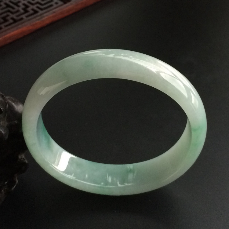 (超值推荐)糯冰种飘花贵妃镯(54mm-46.4mm)