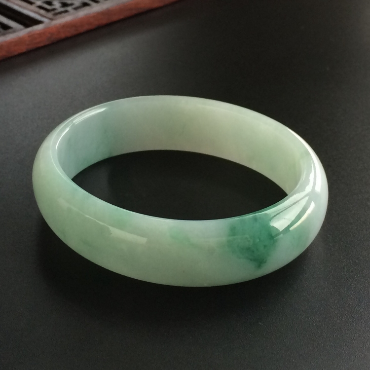 (超值推荐)糯冰种飘花贵妃镯(54mm-46.4mm)