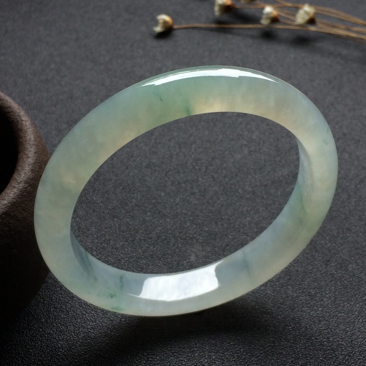 （超值推荐）冰种飘花手镯（56.3mm）
