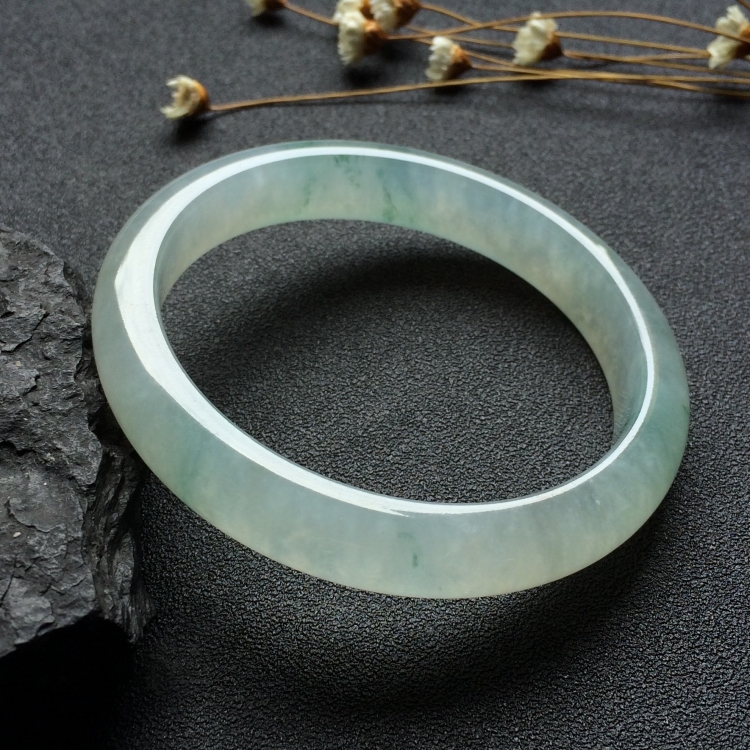 （超值推荐）冰种飘花手镯（56.3mm）
