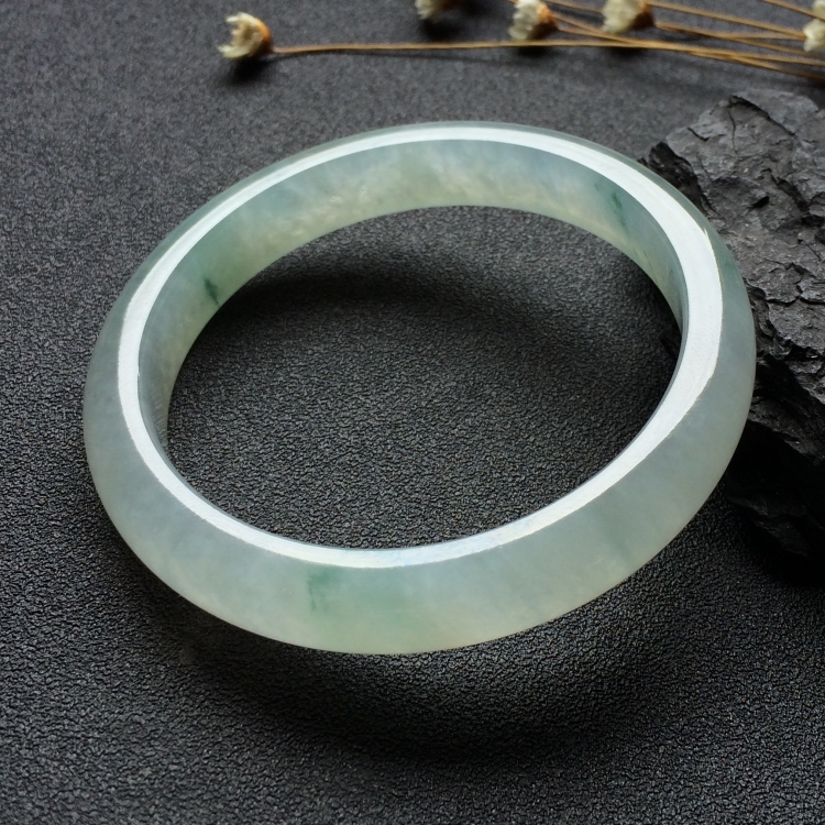 （超值推荐）冰种飘花手镯（56.3mm）