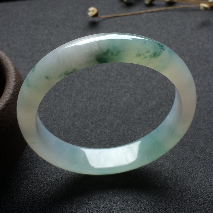 （超值推荐）糯冰种飘花手镯（57.7mm）