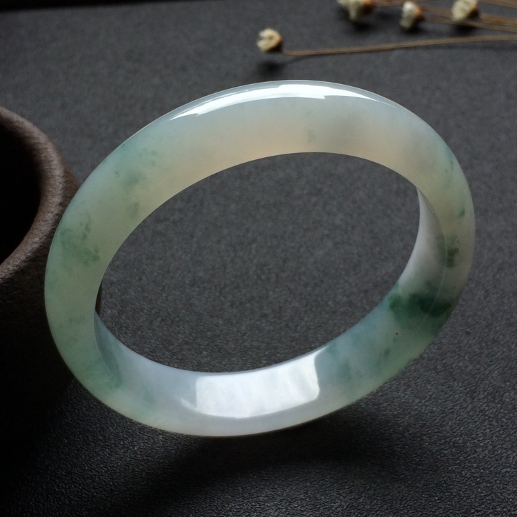 （超值推荐）糯冰种飘花手镯（57.7mm）