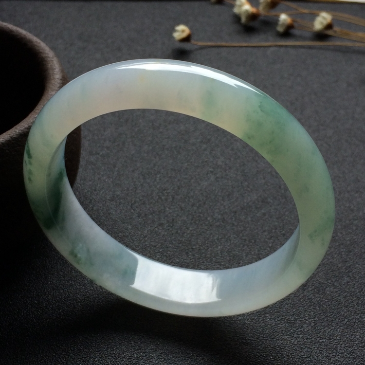 （超值推荐）糯冰种飘花手镯（57.7mm）