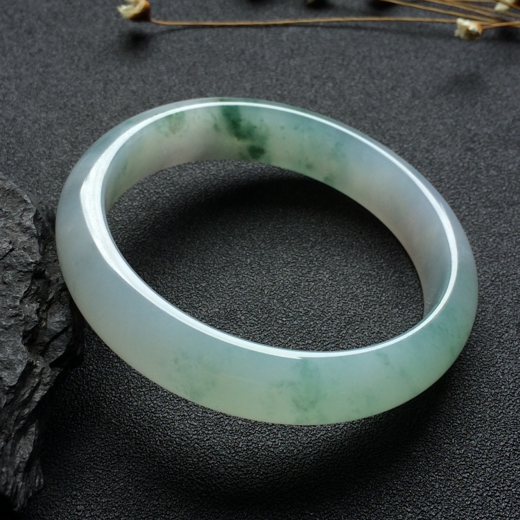 （超值推荐）糯冰种飘花手镯（57.7mm）