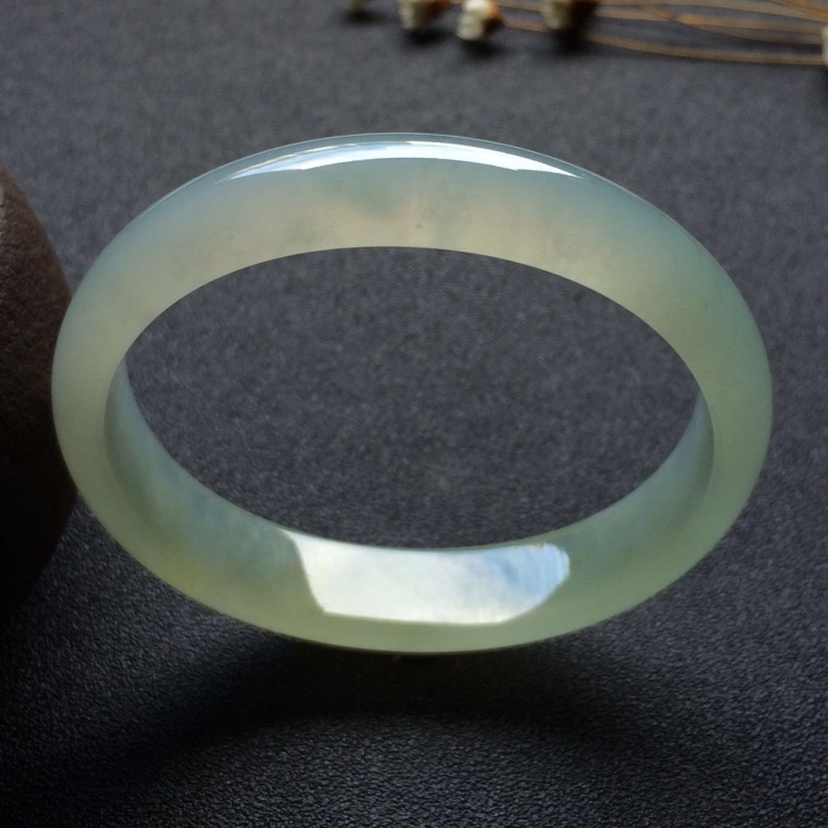 （超值推荐）冰种晴水贵妃镯（53.6mm-47.4mm）