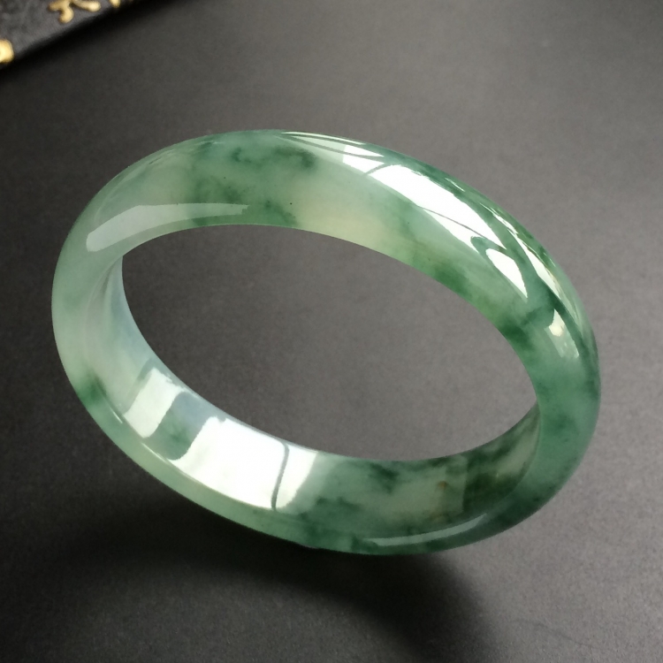 (超值推荐)冰种飘花贵妃镯(54.4mm-47.6mm)
