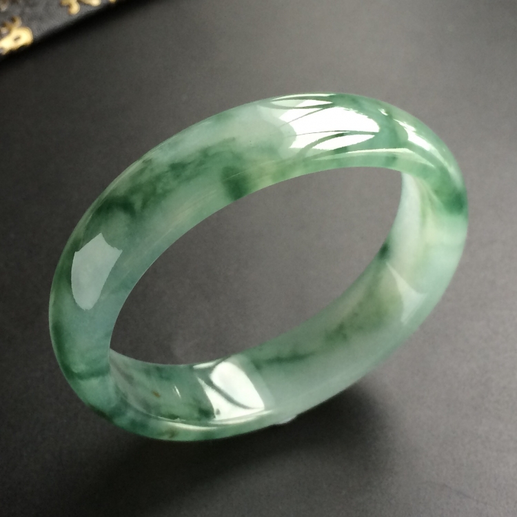 (超值推荐)冰种飘花贵妃镯(54.4mm-47.6mm)