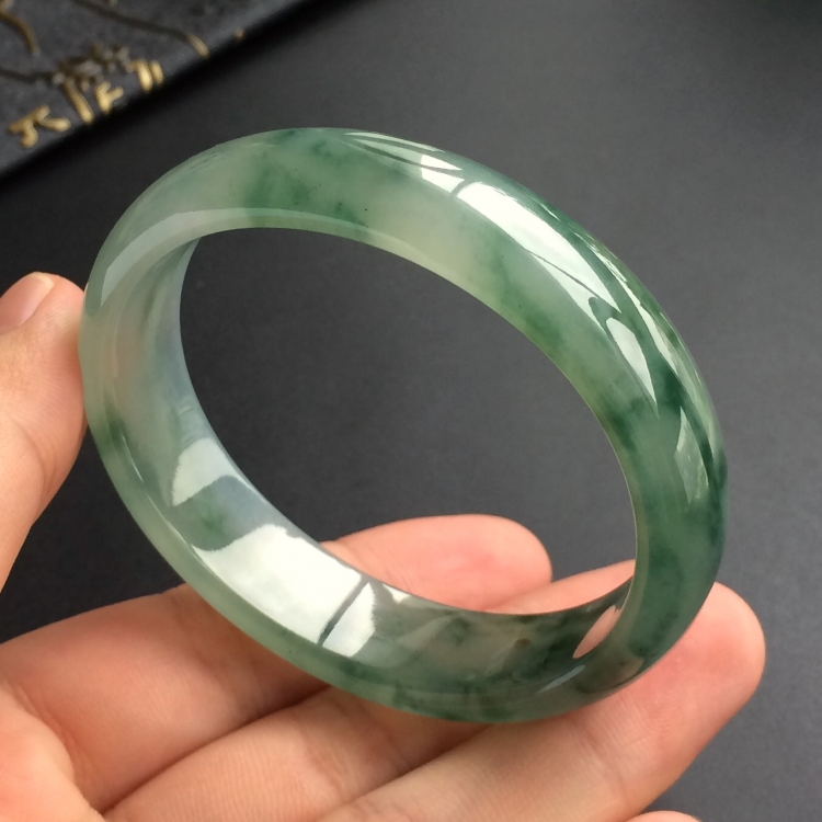 (超值推荐)冰种飘花贵妃镯(54.4mm-47.6mm)