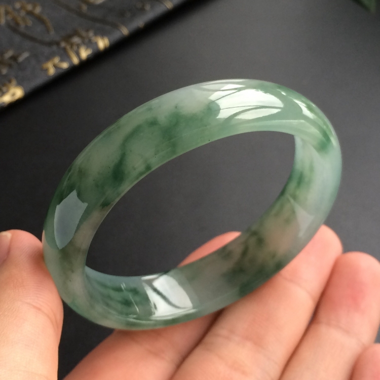 (超值推荐)冰种飘花贵妃镯(54.4mm-47.6mm)