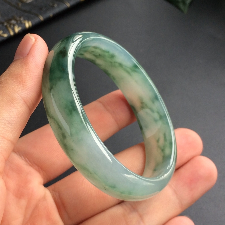 (超值推荐)冰种飘花贵妃镯(54.4mm-47.6mm)