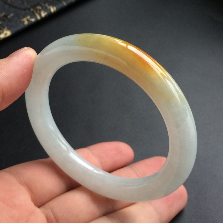 (超值推荐)糯冰种黄翡圆条手镯(54.7mm)