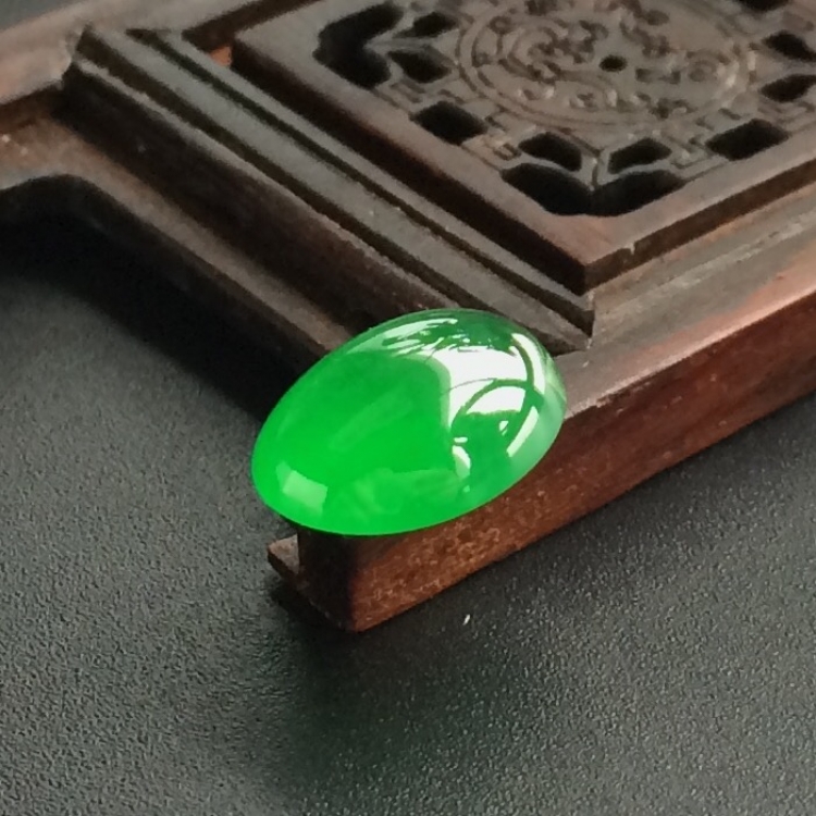 (超值推荐)冰种阳绿戒面