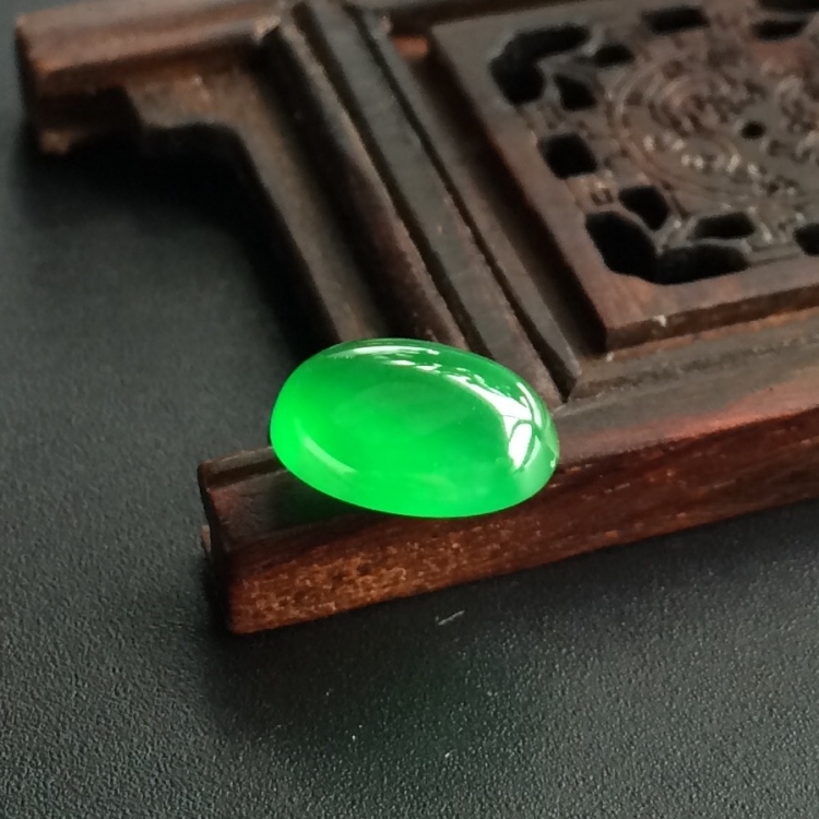 (超值推荐)冰种阳绿戒面