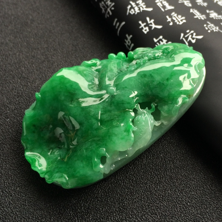 （超值推荐）糯冰种翠色年年有余挂件