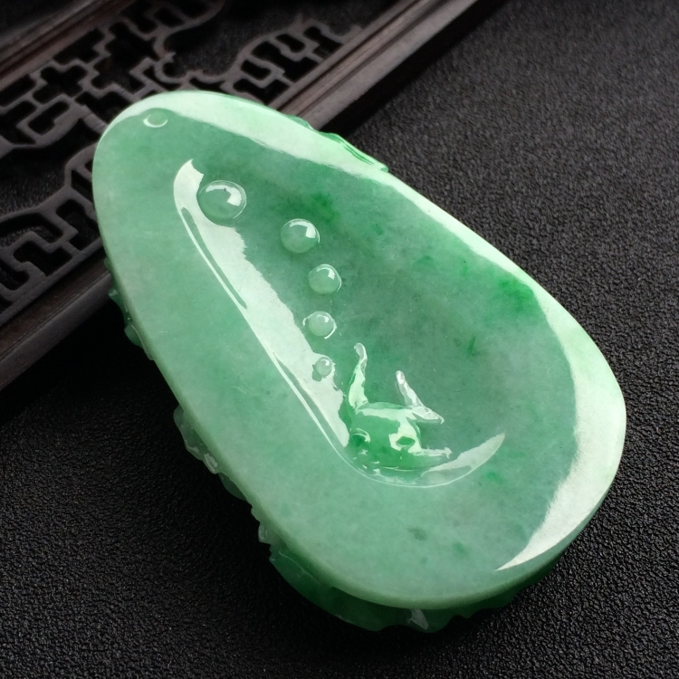 （超值推荐）糯冰种翠色年年有余挂件