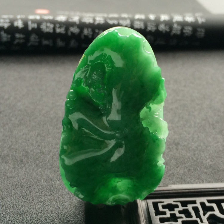 （超值推荐）糯冰种翠色年年有余挂件