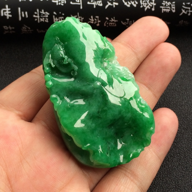 （超值推荐）糯冰种翠色年年有余挂件