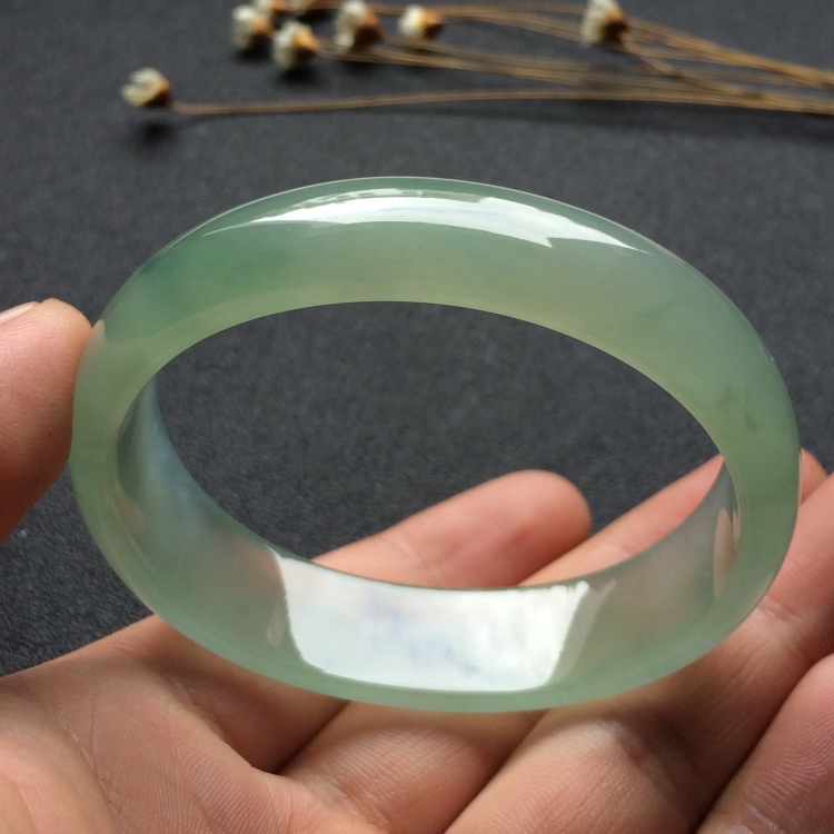 （超值推荐）冰种晴水贵妃镯（55.8mm-48mm）