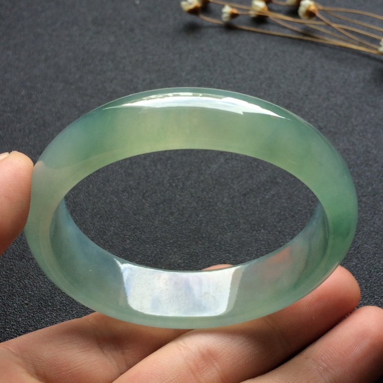 （超值推荐）冰种晴水贵妃镯（56.7mm-49mm）