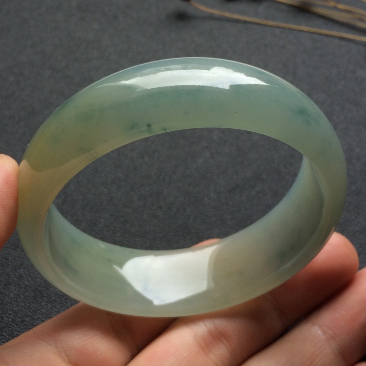 （超值推荐）糯冰种飘花略带黄翡手镯（58.2mm）
