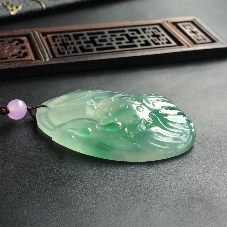 (超值推荐)冰种飘花荷韵挂件