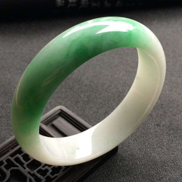 （超值推荐）糯冰种飘翠手镯（57.2mm）