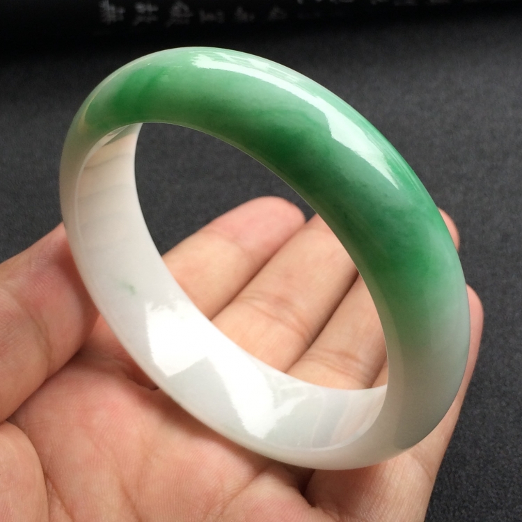 （超值推荐）糯冰种飘翠手镯（57.2mm）