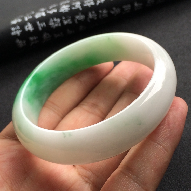 （超值推荐）糯冰种飘翠手镯（57.2mm）
