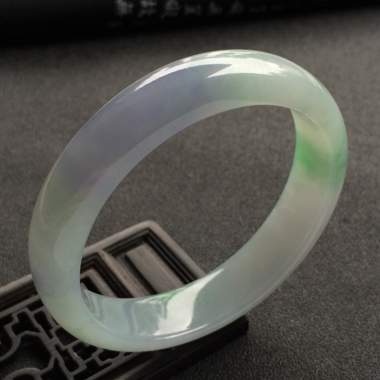（超值推荐）糯冰种春带彩手镯（57.3mm）