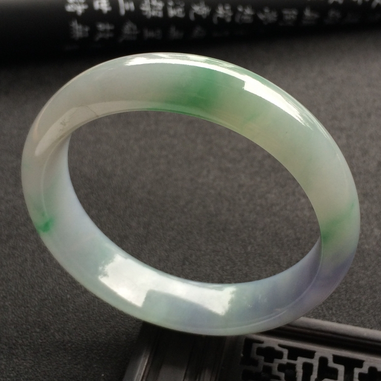 （超值推荐）糯冰种春带彩手镯（57.3mm）