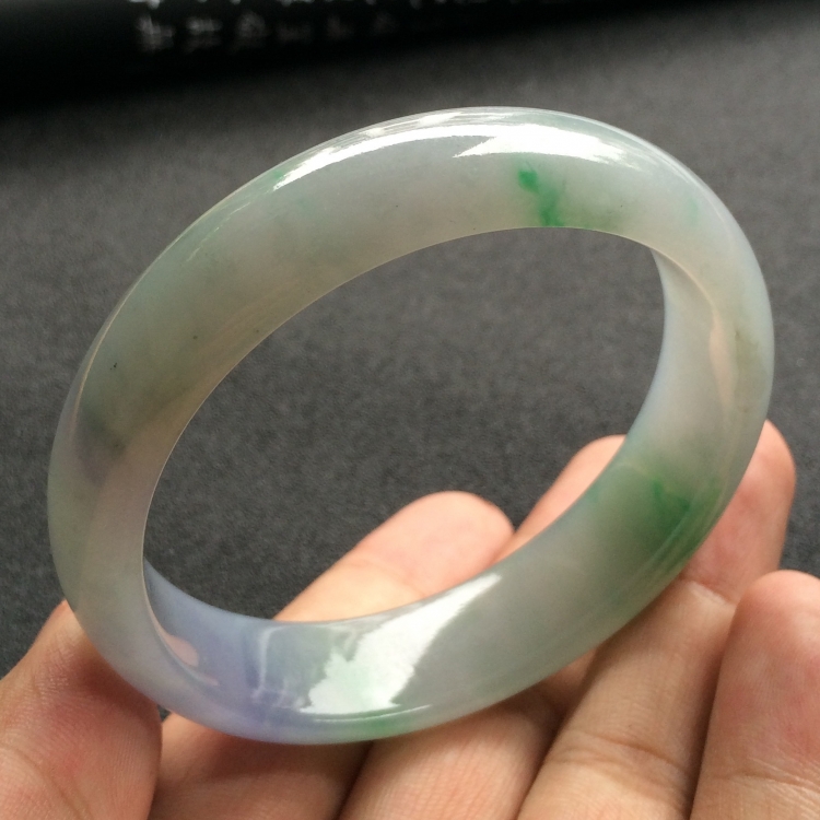 （超值推荐）糯冰种春带彩手镯（57.3mm）