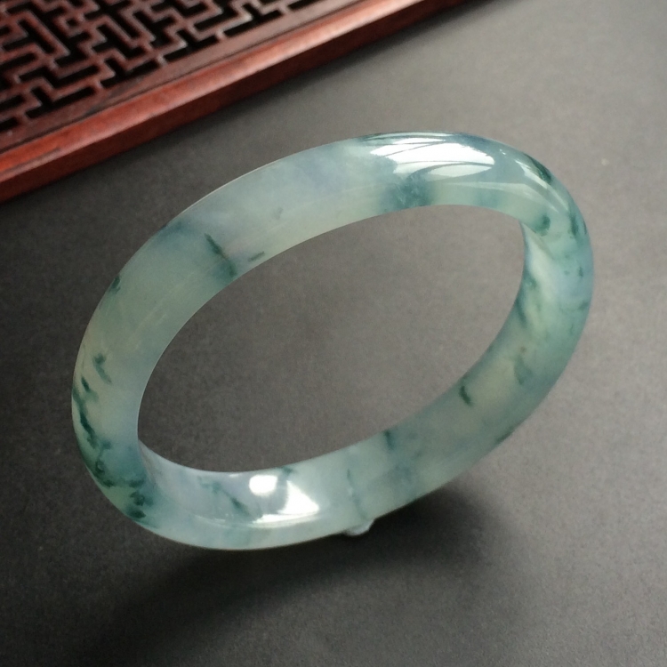(超值推荐)冰种飘花贵妃镯(54.2mm-45.6mm)
