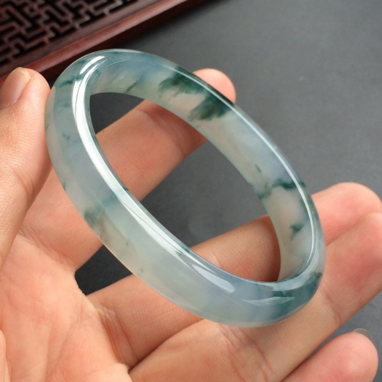 (超值推荐)冰种飘花贵妃镯(54.2mm-45.6mm)