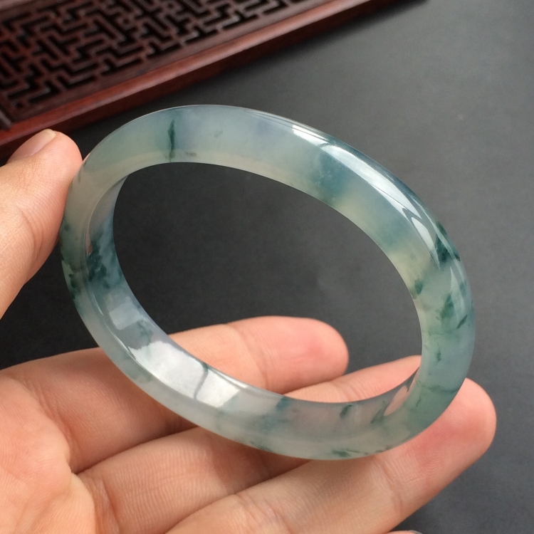 (超值推荐)冰种飘花贵妃镯(54.2mm-45.6mm)