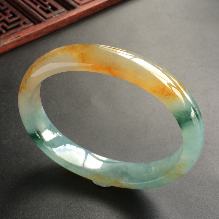 (超值推荐)糯冰种飘花带黄翡贵妃镯(54.4mm-45.7mm)
