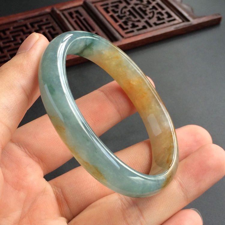 (超值推荐)糯冰种飘花带黄翡贵妃镯(54.4mm-45.7mm)