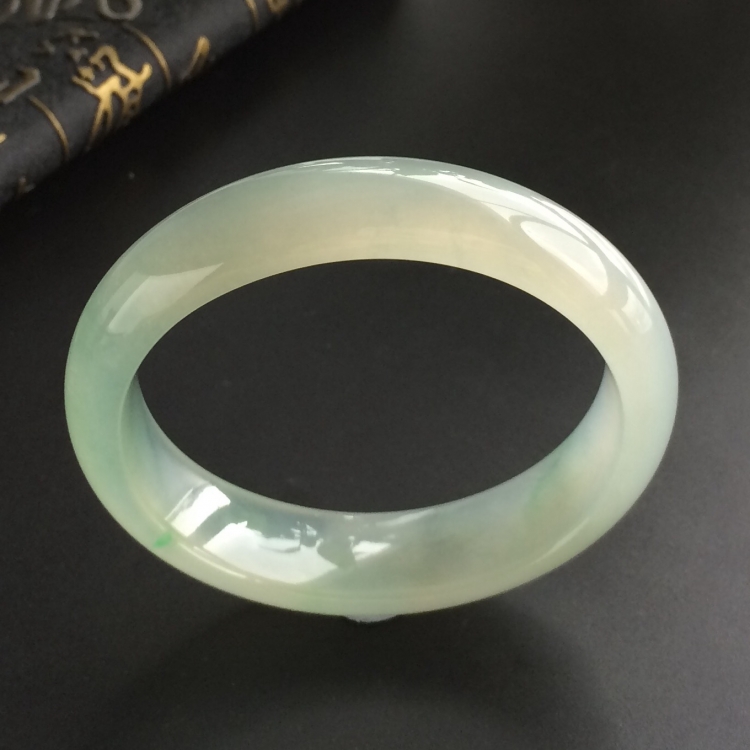 (超值推荐)冰种晴水略飘翠贵妃镯(53mm-45.8mm)