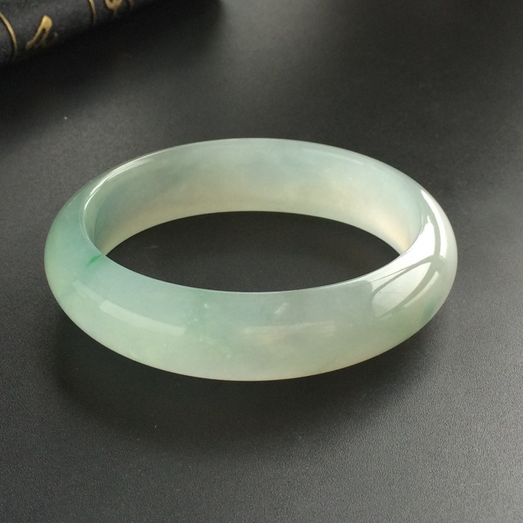 (超值推荐)冰种晴水略飘翠贵妃镯(53mm-45.8mm)
