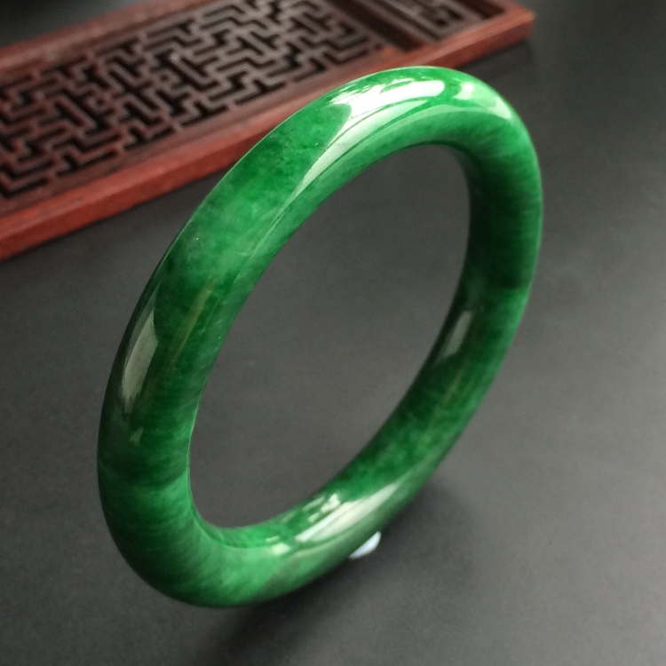 (超值推荐)糯冰种深绿圆条手镯(56mm)