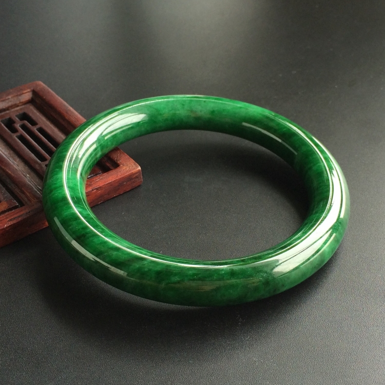 (超值推荐)糯冰种深绿圆条手镯(56mm)