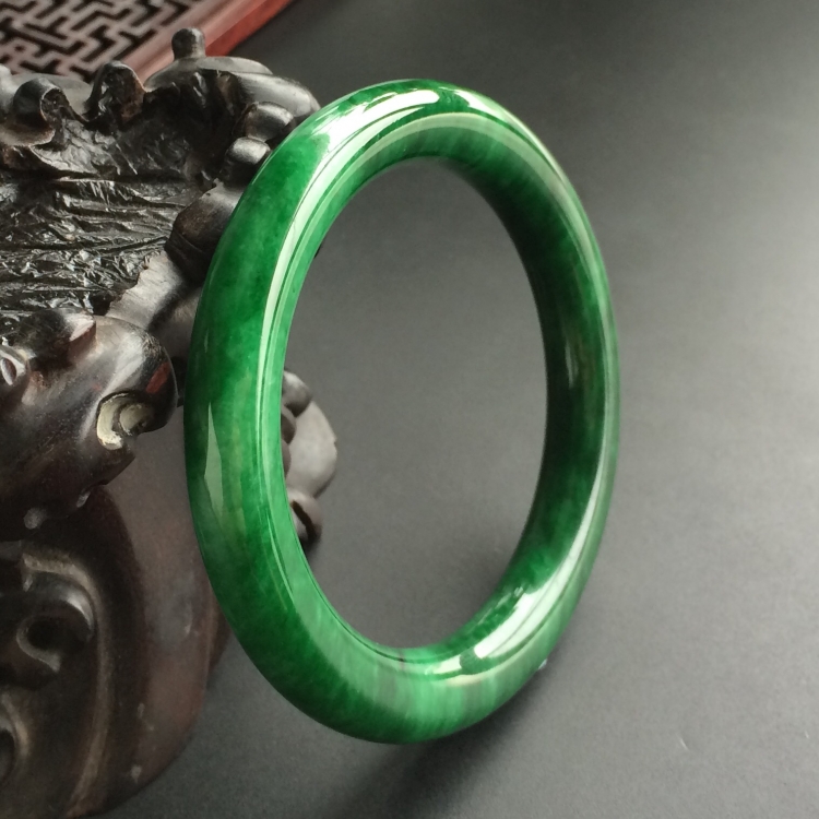 (超值推荐)糯冰种深绿圆条手镯(56mm)